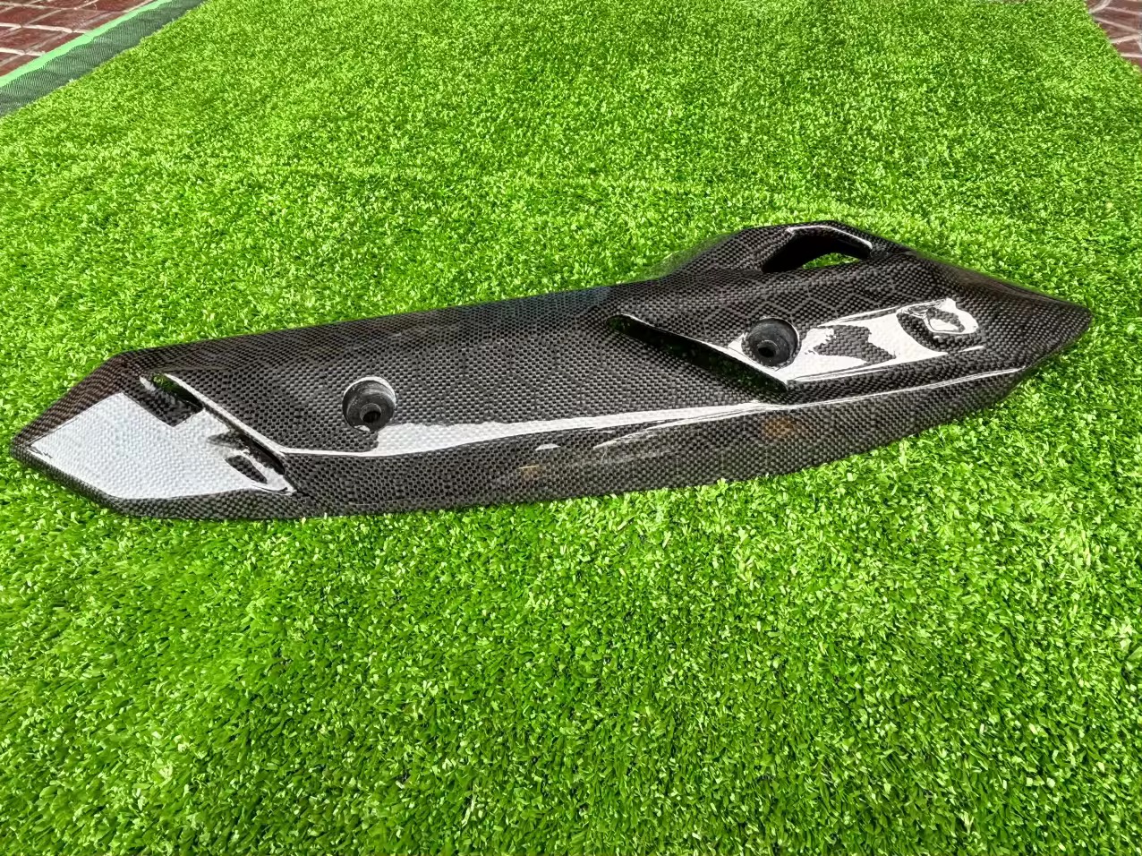 គម្របការពារសុីមាំង Carbon Fiber Vario